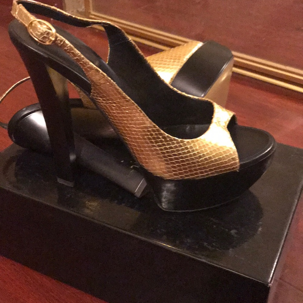 Giuseppe Zanotti Gold & Black heels. Brand new